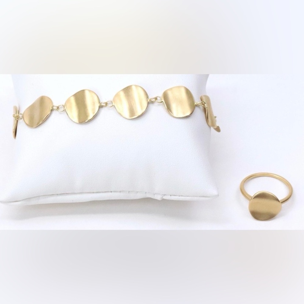 18K Yellow Gold Ladies Matte Finish Bracelet and Ring Set